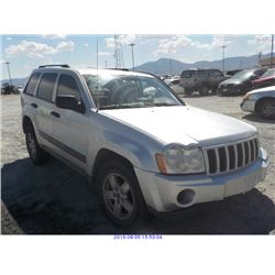2005 - JEEP GRAND CHEROKEE LAREDO