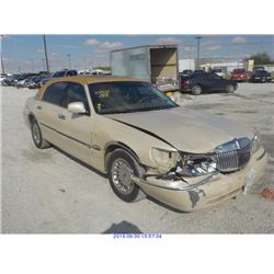 2002 - LINCOLN TOWN CAR