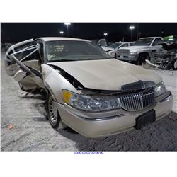 2000 - LINCOLN TOWN CAR