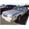 Image 2 : 1996 - LINCOLN TOWN CAR