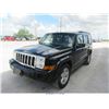 Image 2 : 2006 - JEEP COMMANDER // REBUILT SALVAGE TITLE