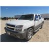 Image 2 : 2002 - CHEVROLET AVALANCHE // REBUILT SALVAGE TITLE