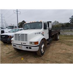 2001 INTERNATIONAL 4900 FLATBED TRUCK, VIN/SN:1HTSDAAL11H344177 - S/A, DT466E IHC DIESEL ENGINE, 6 S