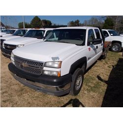 2005 CHEVROLET 2500HD FLATBED TRUCK, VIN/SN:1GCHC23275F97020 - S/A, DURAMAX DIESEL ENGINE, A/T, CREW