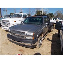 2003 CHEVROLET 3500 FLATBED TRUCK, VIN/SN:1GMCJC39113E252968 - EXT CAB, DURAMAX DIESEL ENG, A/T, 8'6