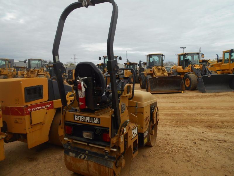 2005 CAT CB114 ROLLER VIN SN C2Z00179 VIBRATORY TANDEM 2005 CAT CB114 ROLLER VIN SN C2Z00179 VIBRATORY TANDEM