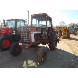 INTERNATIONAL 1586 FARM TRACTOR, VIN/SN:19522 - 3 PTH, PTO, 2 HYD REMOTES, CANOPY, 18.4-38 REAR DUAL