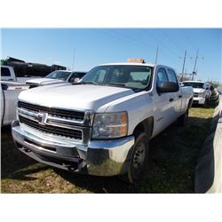 2010 CHEVROLET 2500HD PICKUP, VIN/SN:1GCHK23KXAF191196 - 4X4, GAS ENGINE, A/T, CREW CAB, LONG BED, O