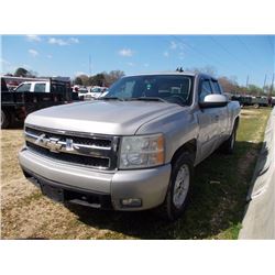 2007 CHEVROLET SILVERADO Z71 PICKUP, VIN/SN:1GCEK19007Z626047 - 4X4, V8 GAS ENG, A/T, EXTENDED CAB, 
