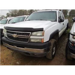 2006 CHEVROLET 2500HD PICKUP, VIN/SN:1GCHK33U76F211599 - 4X4, DURAMAX DIESEL ENGINE, A/T, EXTENDED C