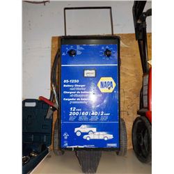 NAPA BATTERY CHARGER 85-1250