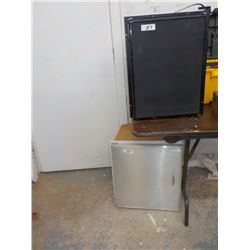 CAMPER FRIDGE & ICE CHEST