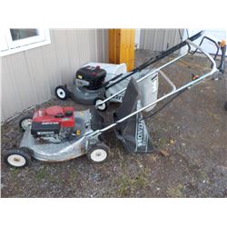 HONDA COMMERCIAL MOWER & BAG