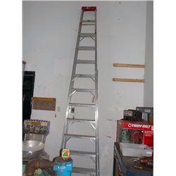 12' ALUMINUM STEP LADDER