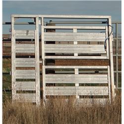 Center gate for aluminum trailer