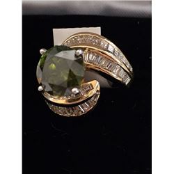 14kt Gold Ladies Green Diamond Ring