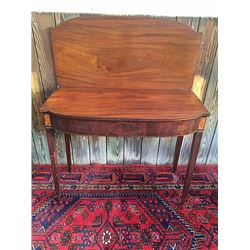 Hepplewhite Lift Top Game Table