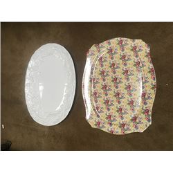 2 Serving Trays