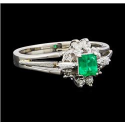 0.26 ctw Emerald and Diamond Ring - Platinum