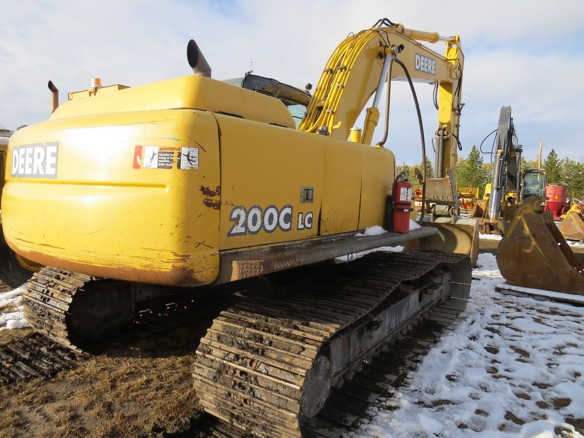 2005 John Deere 200CLC Track Hoe