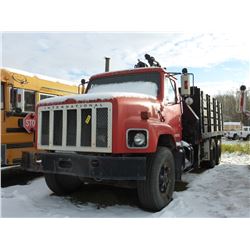 1979 International 2674 Tandem Flat Deck c/w 9 Ton Picker