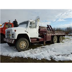 1979 International F1954 Tandem Axle Picker Truck