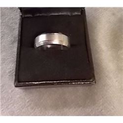 RING - MAN'S TITANIUM? - NON-FEROUS - WITH MIDDLE BAND