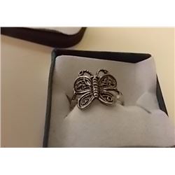 RING - SILVER BUTTERLY DESIGN