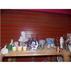 SHELF - MUSIC BOX, VASE AND MORE