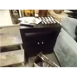 SIDE TABLE 1 DRAWER