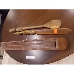 HAND CARVED INSENT HOLDER & 2 CARVED SPOONS