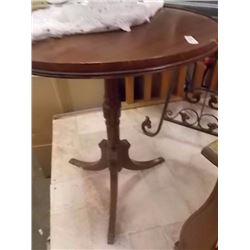 VINTAGE ROUND SIDE TABLE - TILT TOP