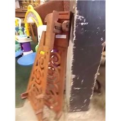 VINTAGE CAST IRON BRACKETS - 2 TTL