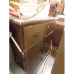 RETRO CABINET - 2 DOOR - 1 DRAWER