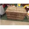 Image 1 : VINTAGE STEAMER TRUNK