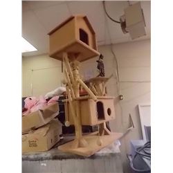 CONDO CAT HOUSE - CARPET COVERED - NO CONDO FEE'S REQUIRED
