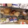 Image 1 : LOT OF WICKER BASKETS