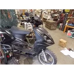 GAS SCOOTER -  RUNNING AS-IS COSMETICALLY NEEDS WO