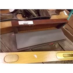 VINTAGE SHARPENING STONE IN WOOD CASE