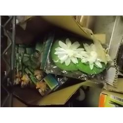 LOT OF ASSORTED FAUX POND LILIES - 5 ASSORTED
