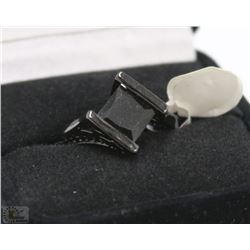 NEW LADIES RING SZ 10 BLACK ON BLACK