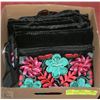 Image 1 : LOT OF 5 NEW PURSES AND CANADA  ACCESSORY BAG