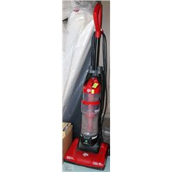 DIRT DEVIL UPRIGHT VACUUM