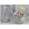 Image 1 : 3 MATCHING GLASS BOWLS AND 2 GLASS VASES INCL