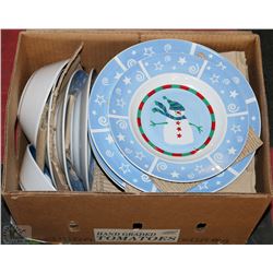 CHRISTMAS THEMED PLATE SET SNOWMAN DESIGN &