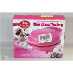 BETTY CROCKER MINI DONUT MAKER