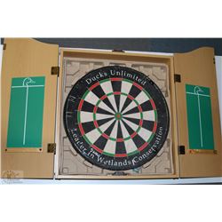 DUCKS UNLIMITED DART BOARD IN WOODEN CASE