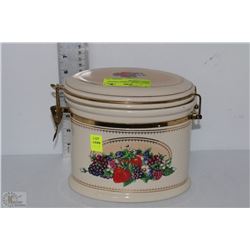 KNOTT’S BERRY FARM’S COUNTRY BERRY CANISTER