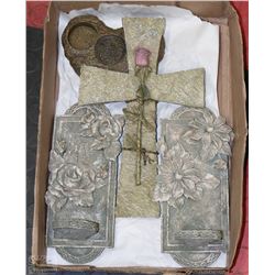 HANGING STONE TEALIGHT AND CROSS WITH STONE HEART