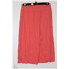 Image 1 : CHALET ET CECI LONG SHORTS SIZE SMALL